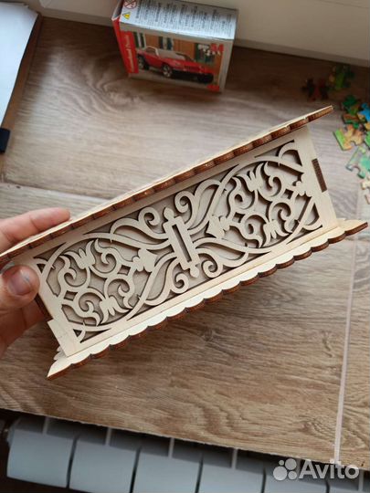 Деревянная шкатулка