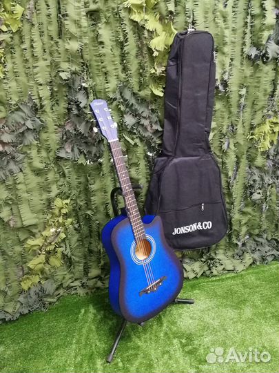 Гитара с чехлом