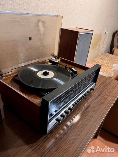 Виноловый проигрыватель СССР Радиола