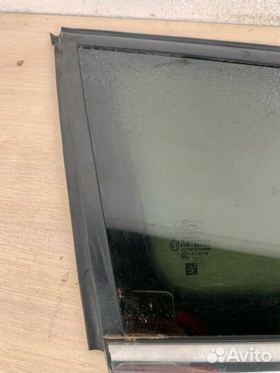 Стекло кузовное левое Ford Kuga 2 CBS 2015