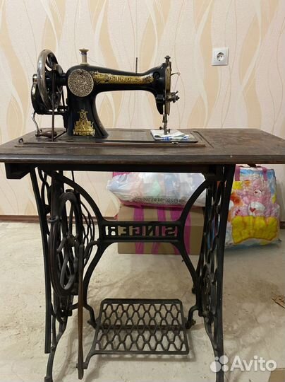 Швейная машина Singer
