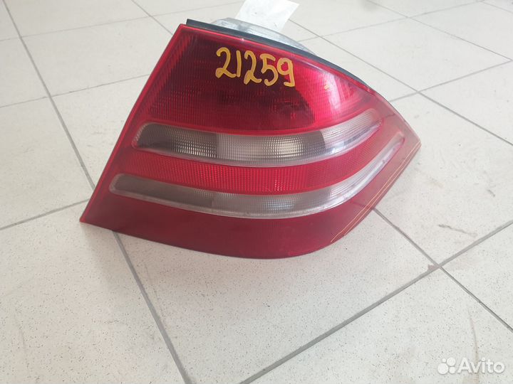 Фонарь задний (стопсигнал) Мерседес w220