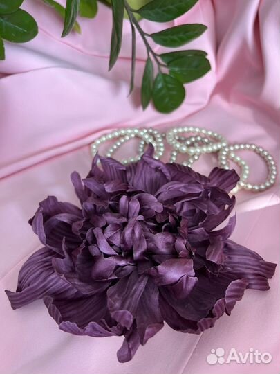 Брошь цветок из шелка