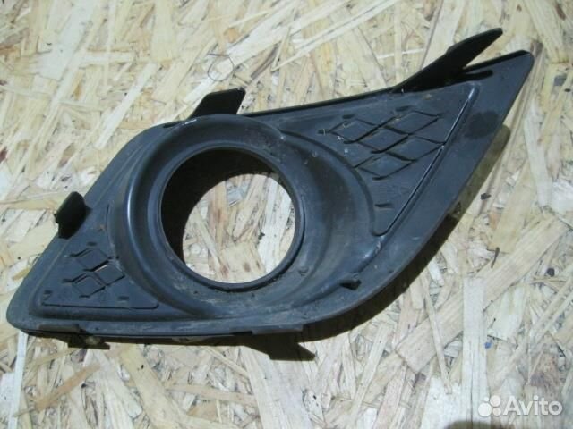 Решетка в бампер правая от Ford Fiesta 2001-2007