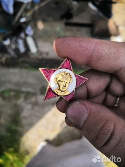 Звезда значок 