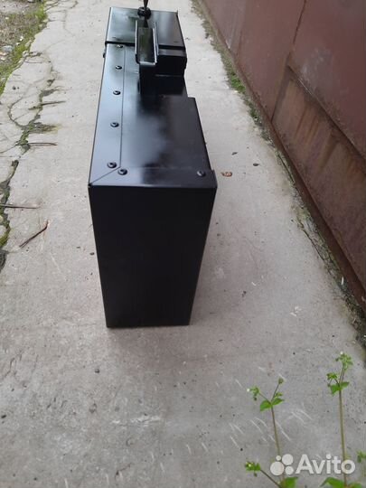 Сейф металлический