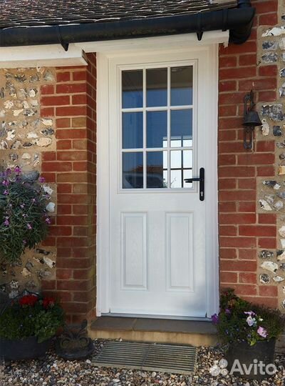 Дверь входная тёплая с окном, массив дерева.дсм37