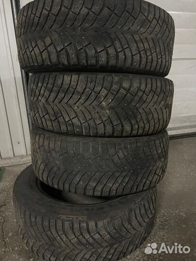 Michelin X-Ice North 4 235/55 R17