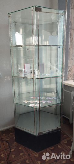 Стеклянная тумба