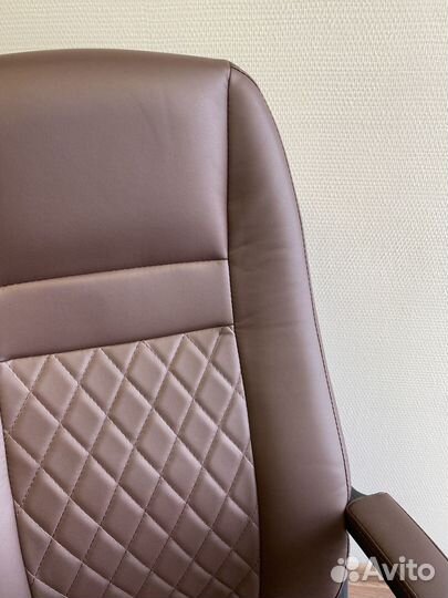 Офисное кресло. Гарантия 1 год