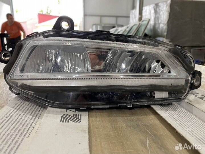 Фара противотуманная левая Volvo FH5 23752746