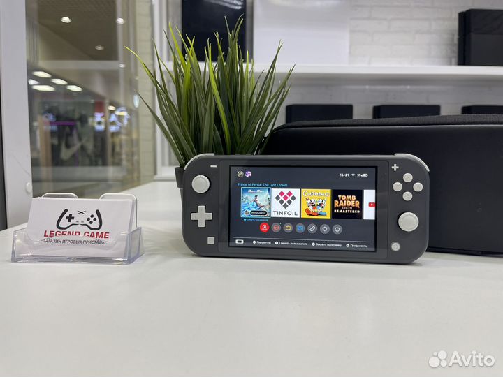 Nintendo Switch Lite + много игр чип