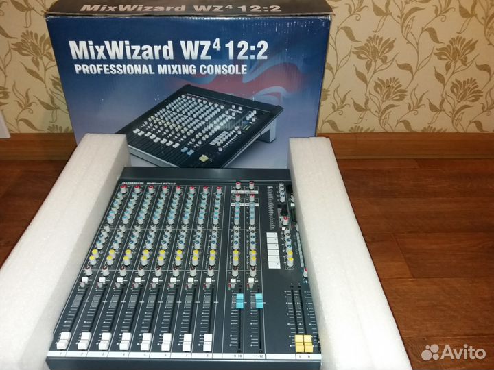 Микшерный пульт Профессиональный - Allen&Heath WZ4