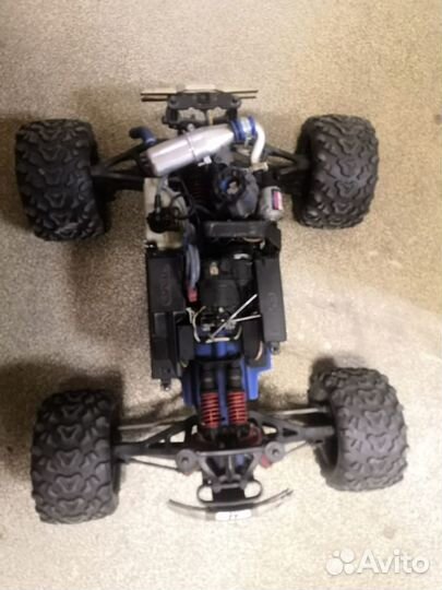 Радиоуправляемая машинка traxxas Revo 3.3 4WD