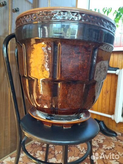 Большой керамический горшок