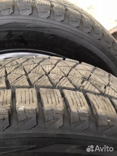 Bridgestone Blizzak DM-V2 225/55 R19 99T