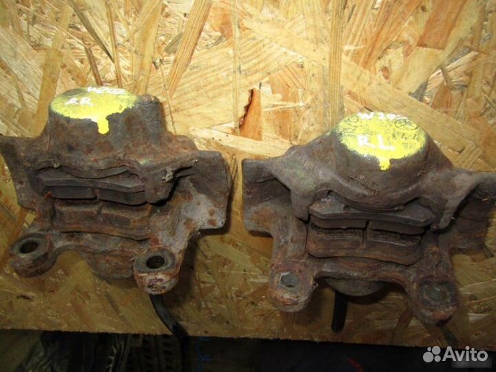 Тормозной суппорт передний Mercedes-Benz C-Class