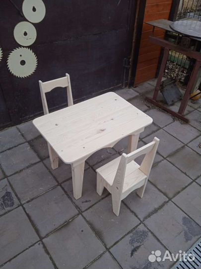 Детский стол и стул