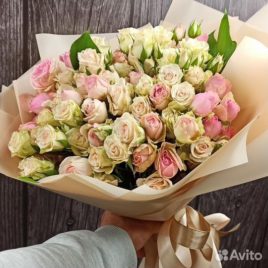 Букет цветов кустовые розы доставка