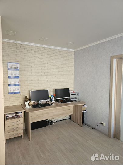 Стол офисный с тумбой