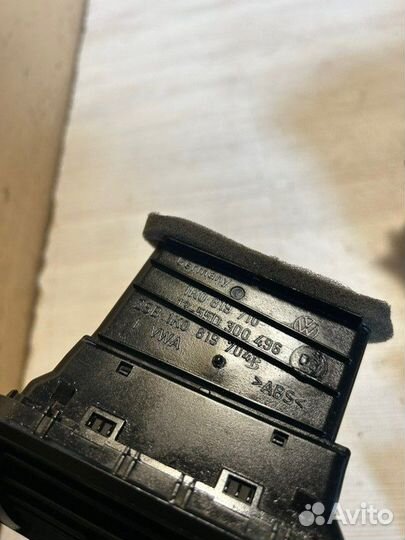 Дефлектор передний правый Volkswagen Golf 5 BSE