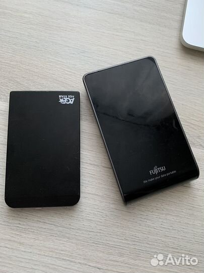 Переносной жёсткий диск и кейсы