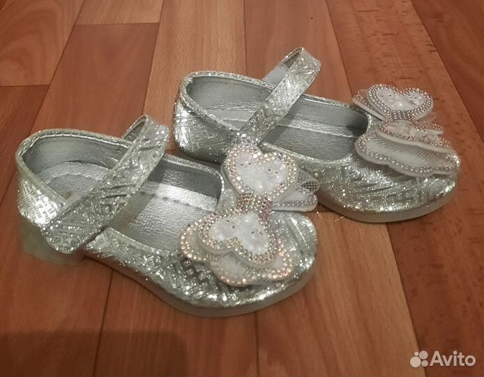 Туфли для девочки 23 размер белые