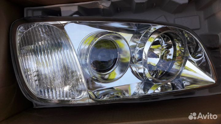 Фара Hyundai XG