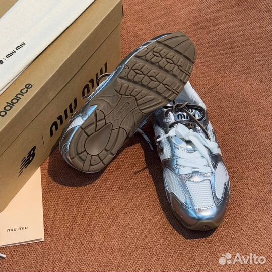 Кроссовки New balance miu miu