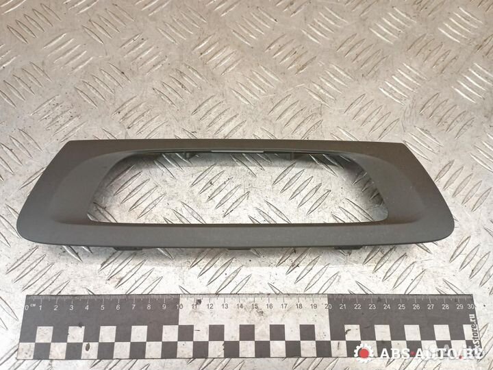Рамка магнитолы Renault Scenic 3 рест. 2013