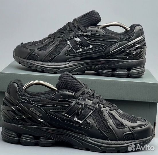 Черные New Balance 1906