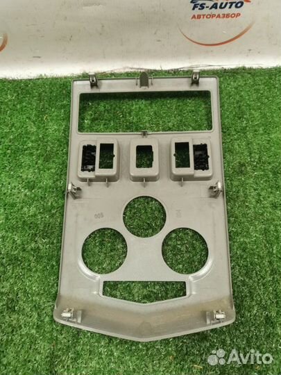 Рамка магнитолы LADA Largus универсал 1.6 K7MA710