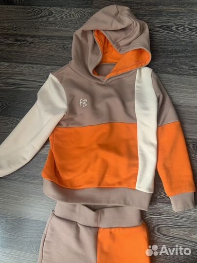 Костюм детский новый