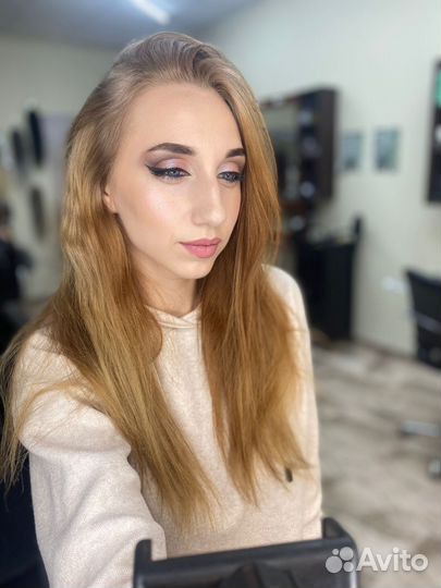 Визажист бровист