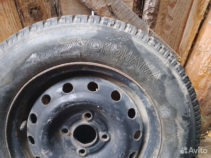 R13 Yokohama Ice Guard IG20 175/70, PCD 4x100 DIA 56.6