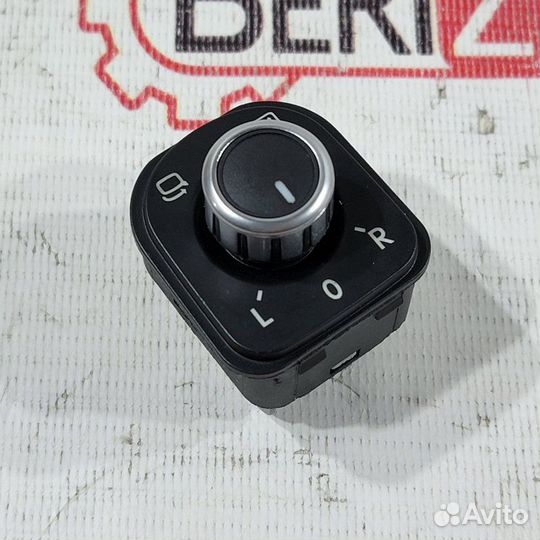 Блок управления боковыми зеркалами Volkswagen