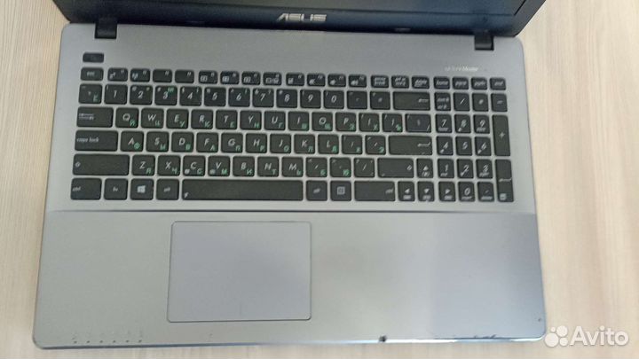 Ноутбук asus x550c