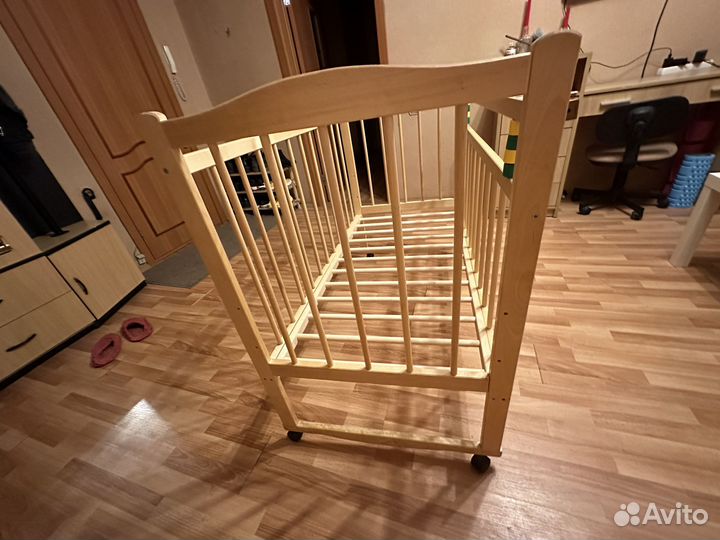 Детская кроватка