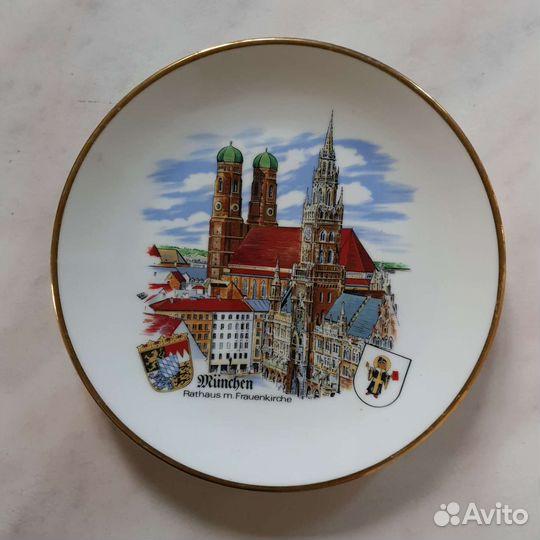 2 Настенные тарелки из разных стран