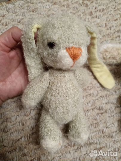 Зайцы ручная работа