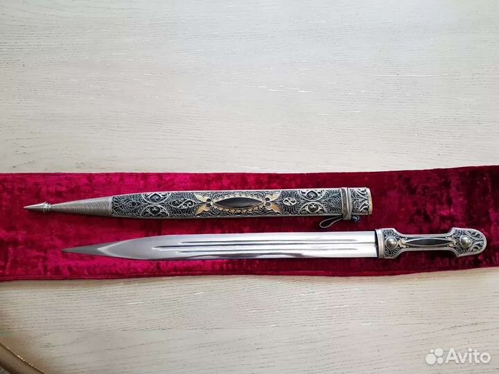 Старинный нож