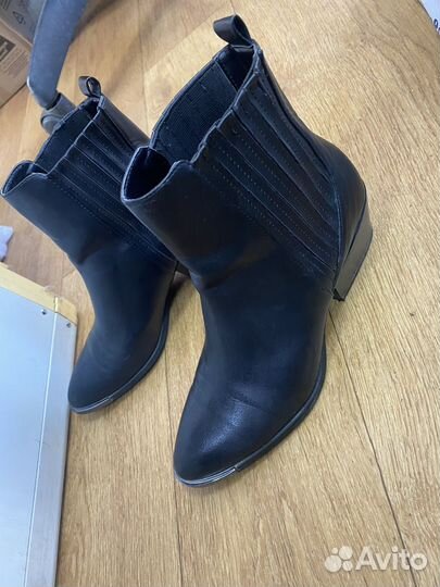 Ботинки казаки bershka 37