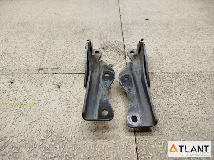 Петля капота subaru impreza