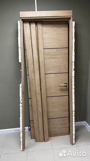 Межкомнатная дверь с коробкой и наличниками