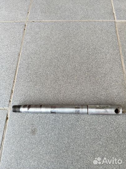 Ось колеса Урал