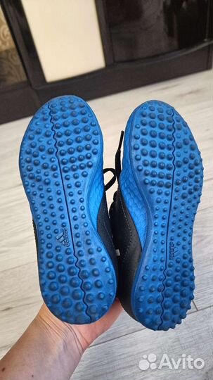 Футбольные бутсы adidas