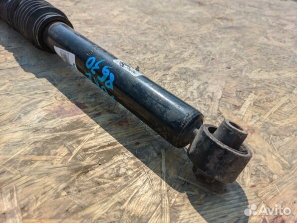 Стойки амортизатора задние Киа Соренто Прайм