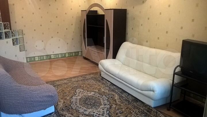 2-к. квартира, 50 м², 3/10 эт.