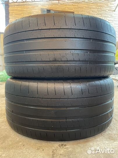 Michelin Pilot Super Sport 285/35 R21 и 325/30 R21 108Y