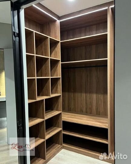 Гардеробные системы и вешалки